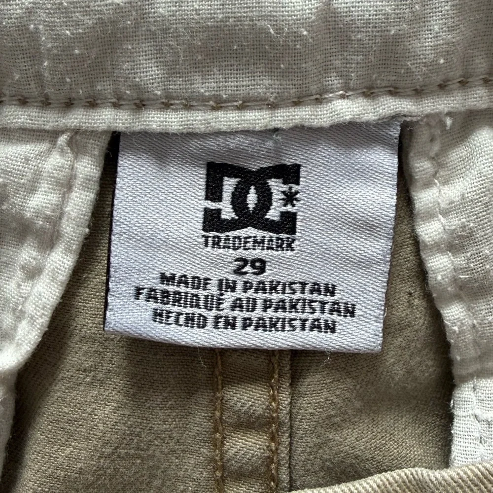 DC Men’s Tan Flat Front Chino Shorts Size 29